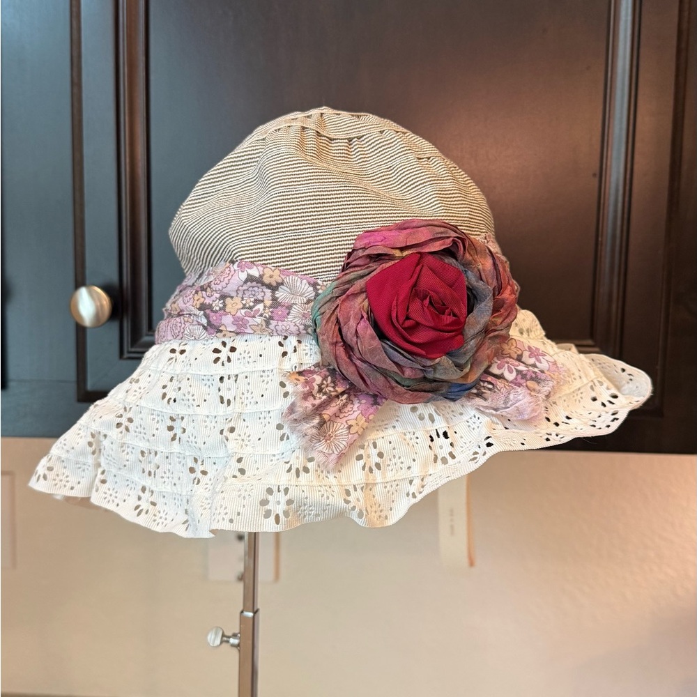 Grevi White Eyelet Sun Hat with Pink Floral Band and Red Rose